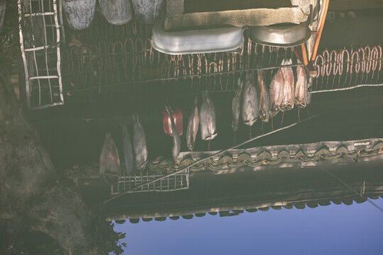 江南水鄉(xiāng)古街古建筑倒影