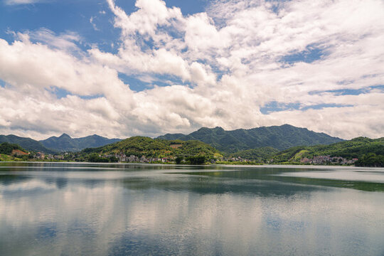 紅水河東蘭坡豪湖