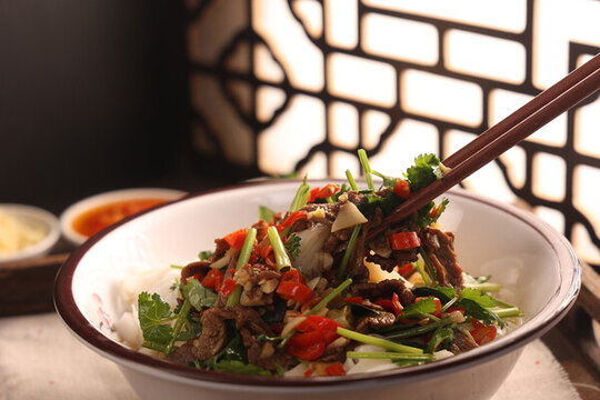 香菜牛肉炒碼粉