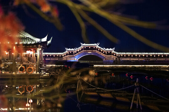 古鎮(zhèn)古廊橋夜景