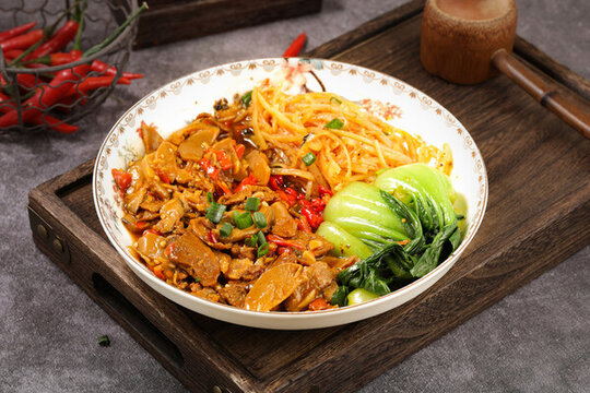 茭瓜炒肉蓋碼飯
