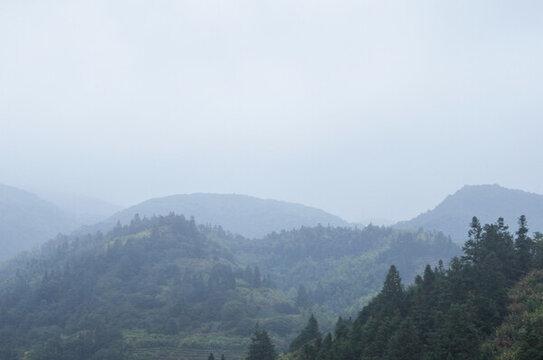 霧天山峰