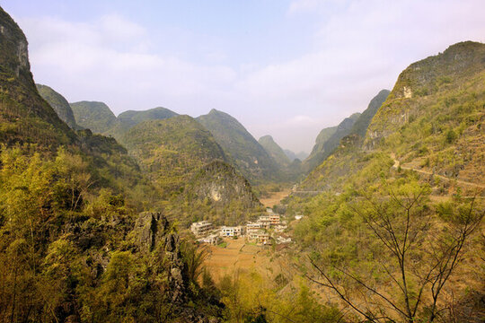 山峰山地