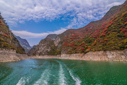 長(zhǎng)江三峽巫峽紅葉季