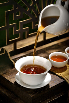 倒茶特寫