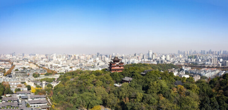 杭州市西湖吳山景區(qū)城隍閣秋色