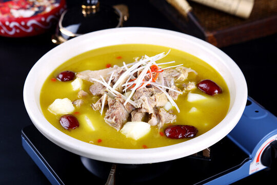 滋補(bǔ)羊肉煲