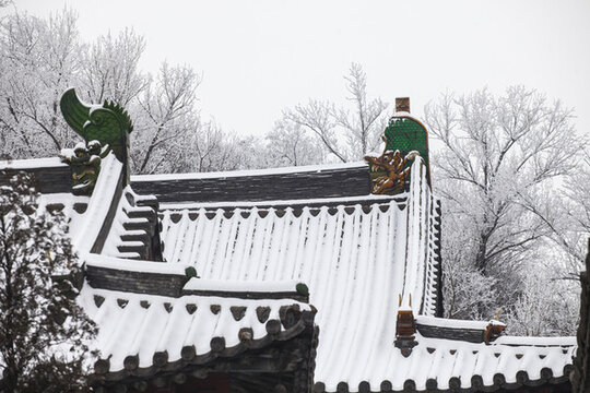 雪后的林里關(guān)王廟