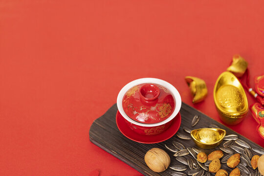 紅色茶碗春節(jié)喜慶圖片