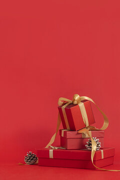 红色礼品盒新年创意图片