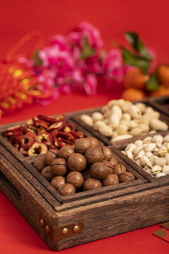 堅(jiān)果創(chuàng)意過(guò)新年喜慶圖片