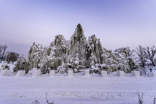 落日余暉下的長春冰雪新天地