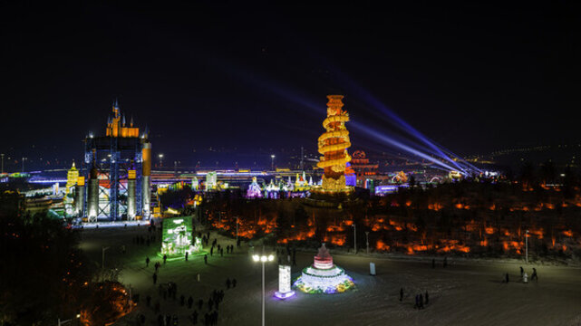 夜晚的長春冰雪新天地景觀