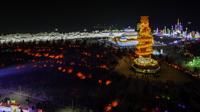 夜晚的長(zhǎng)春冰雪新天地景觀