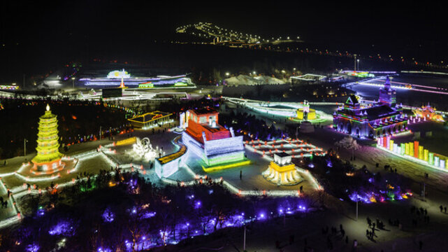 夜晚的長春冰雪新天地景觀