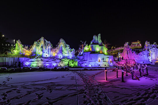 夜晚的長(zhǎng)春冰雪新天地景觀