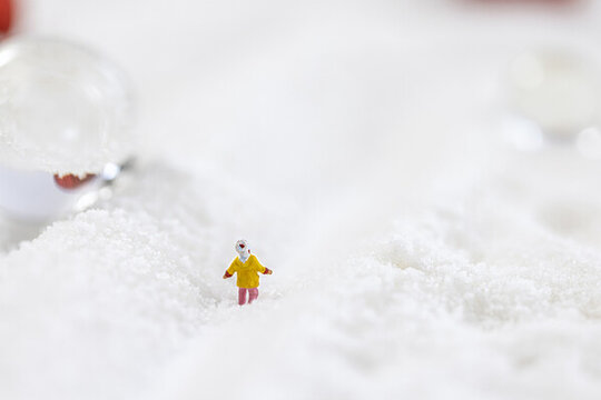 冬季微縮創(chuàng)意雪地玩耍