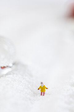 冬天微縮創(chuàng)意雪地玩耍