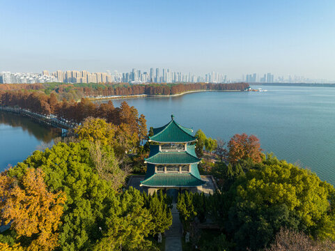 武漢東湖風景區(qū)深秋風光