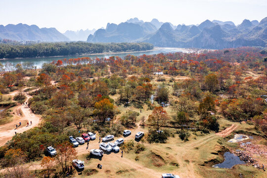 廣西桂林竹江烏桕灘景區(qū)紅葉
