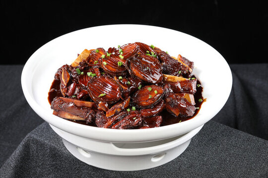 鮑魚燒牛排