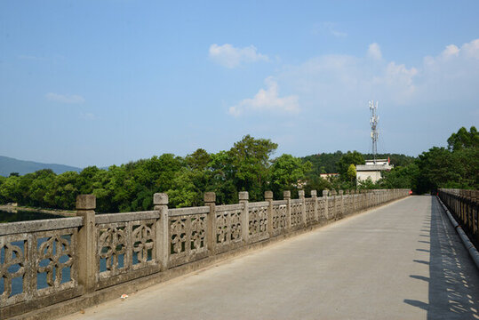 靈川木馬村橋