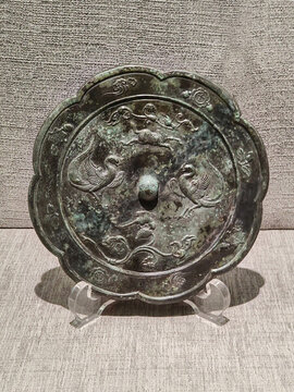 雙鸞紋瑞獸銅鏡