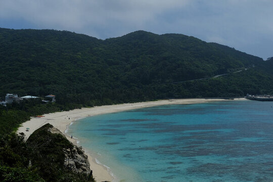 海灣與山峰