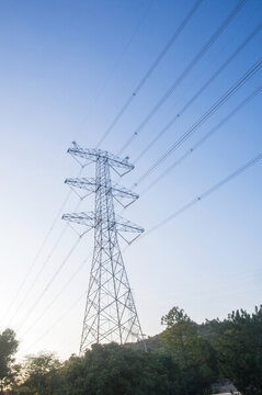 電力鐵塔電線