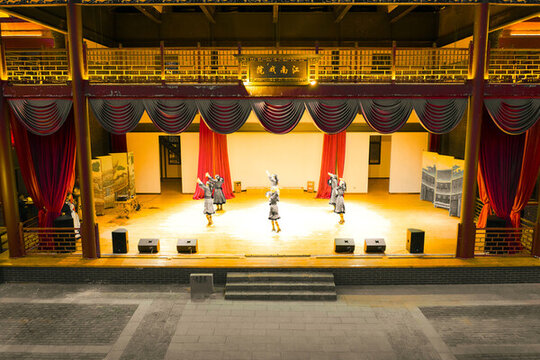 航拍夜晚的舞臺(tái)表演