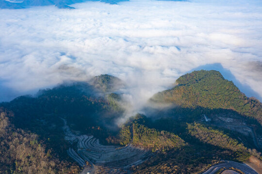 杭州富陽區(qū)洞橋鎮(zhèn)橫洞山云海