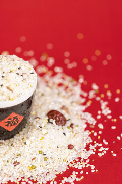 臘八節(jié)食材創(chuàng)意紅色海報
