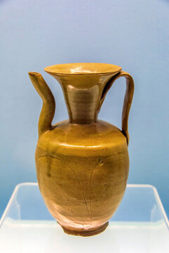 上海博物館五代岳州窯青釉執(zhí)壺