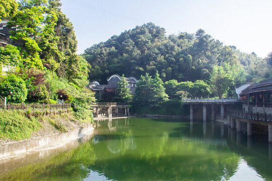 湖景別墅