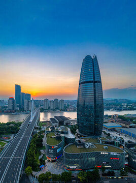 寧波三江口財(cái)富中心城市夜景