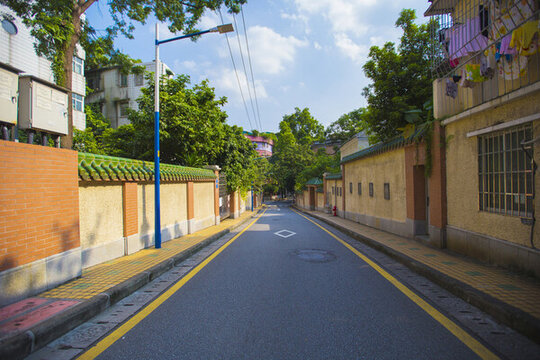 城市內(nèi)街