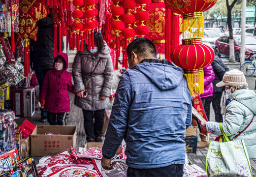 打年貨購春聯(lián)