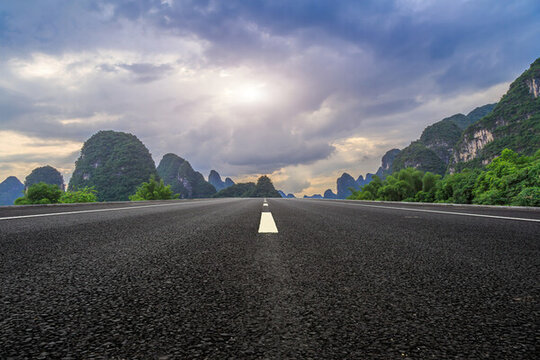 盤山公路天際線