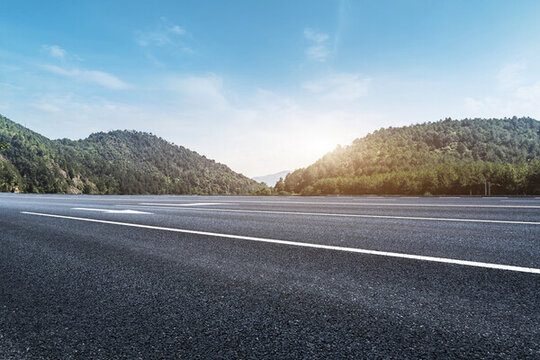 高速公路和自然風(fēng)景