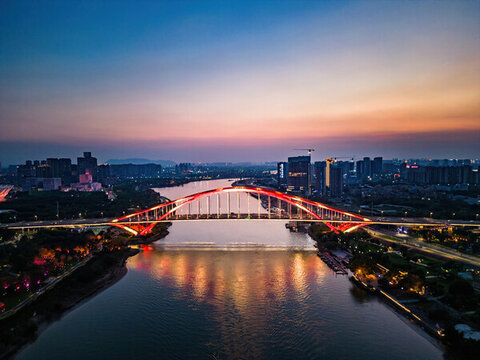 佛山新城世紀(jì)蓮體育館東平大橋