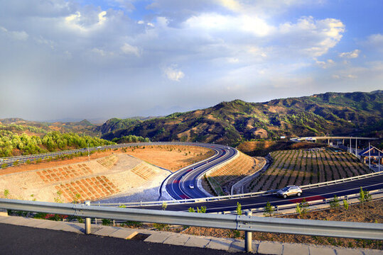 山區(qū)高速公路