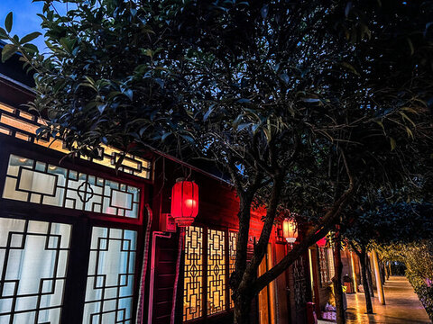 水邊餐廳夜景