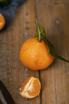一颗橘子与一瓣橘子
