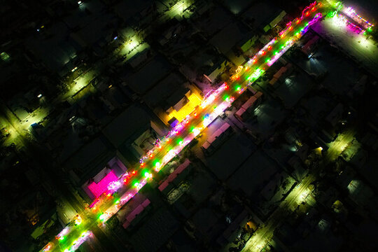 夜景城市霓虹街景航拍夜鄉(xiāng)村