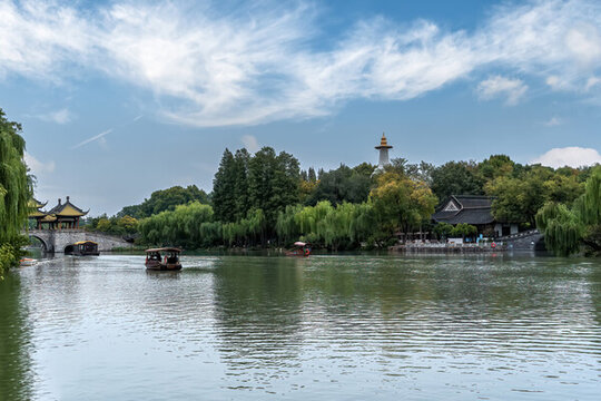 揚(yáng)州瘦西湖中式園林街景