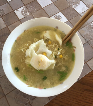 雞蛋方便面
