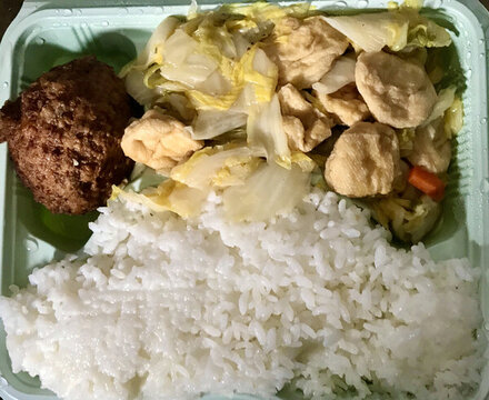 四喜丸子豆腐泡白菜