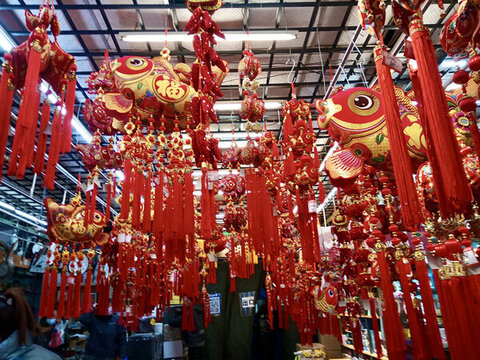 市場(chǎng)上的春節(jié)吉祥物