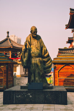 鳩摩羅什像