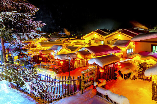 雪鄉(xiāng)夜景